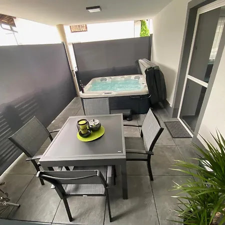 Schicke In Seenaehe! Apartman