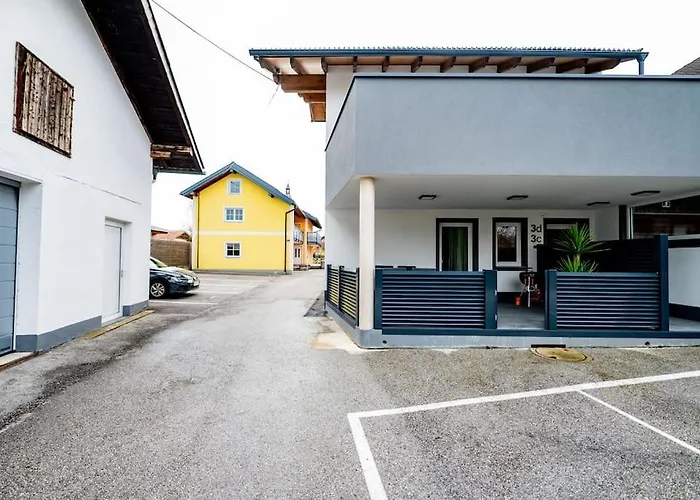 Schicke In Seenaehe!